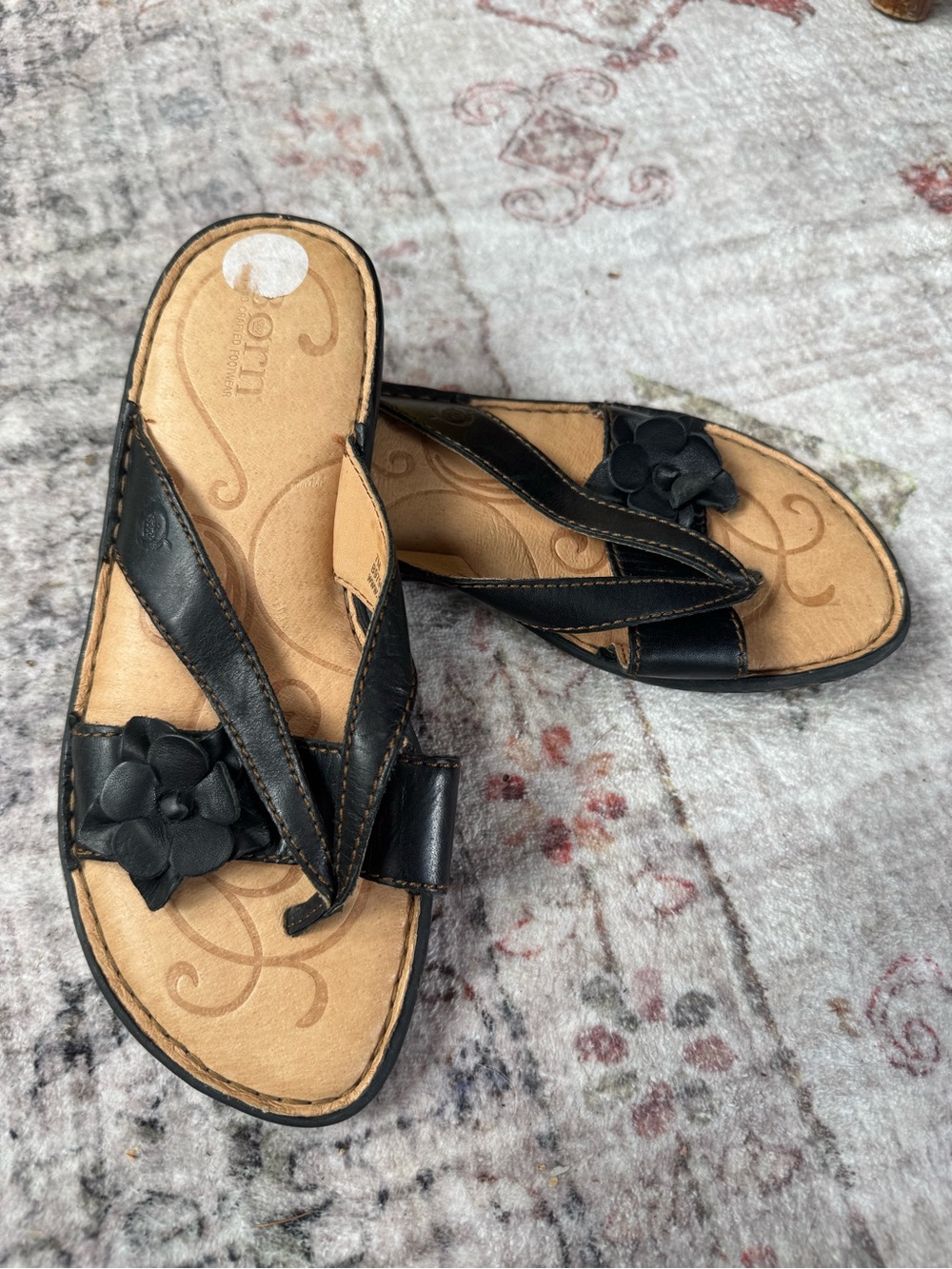 Born Handcrafted Black Leather Flower Slide Sandals Women’s Size 7